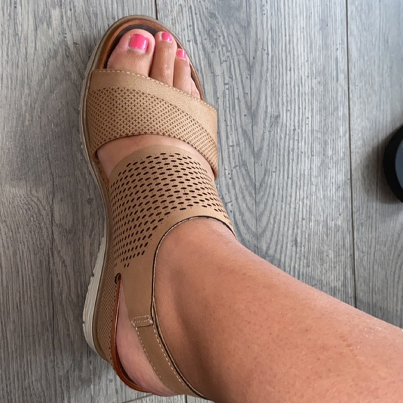 Shoes - Picture 2 of 8